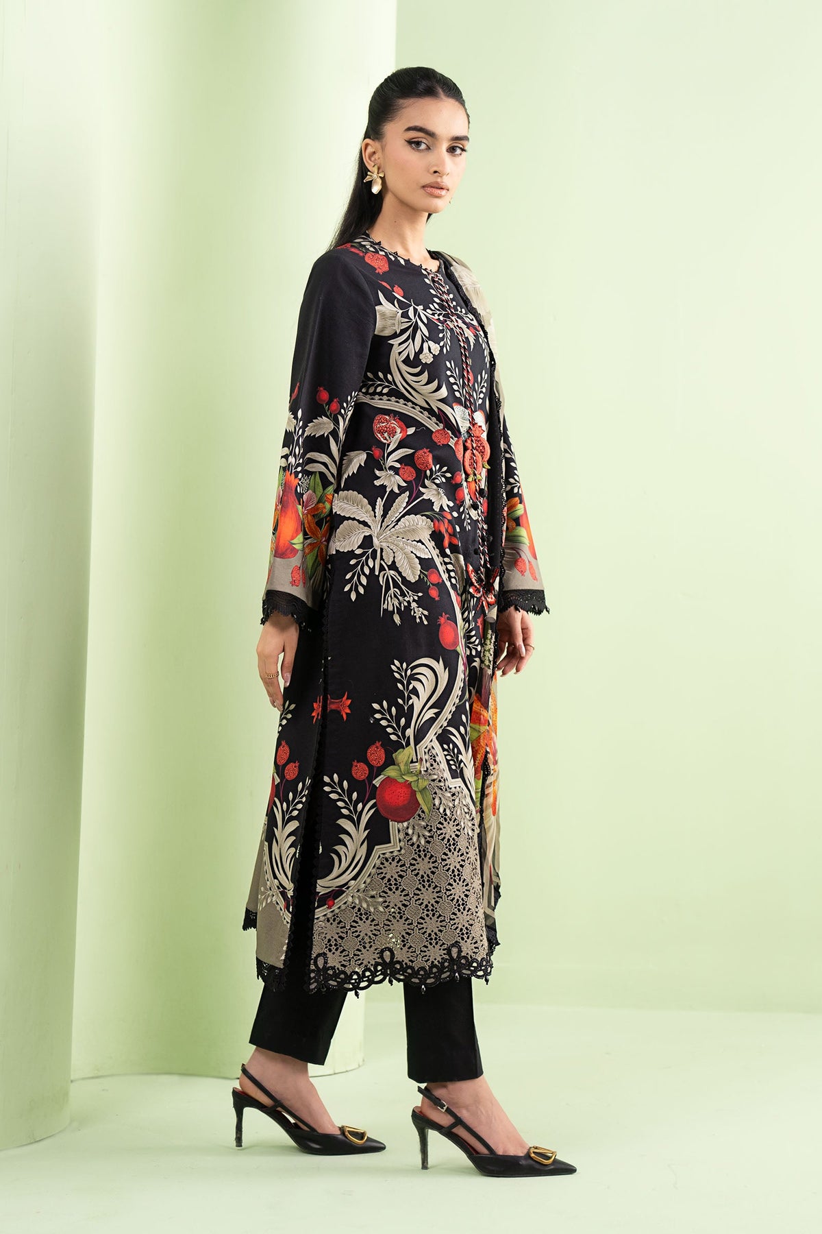 Pomegranate Noir 3-Piece Suit
