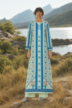 Lakeside Elegance — Mint & Blue