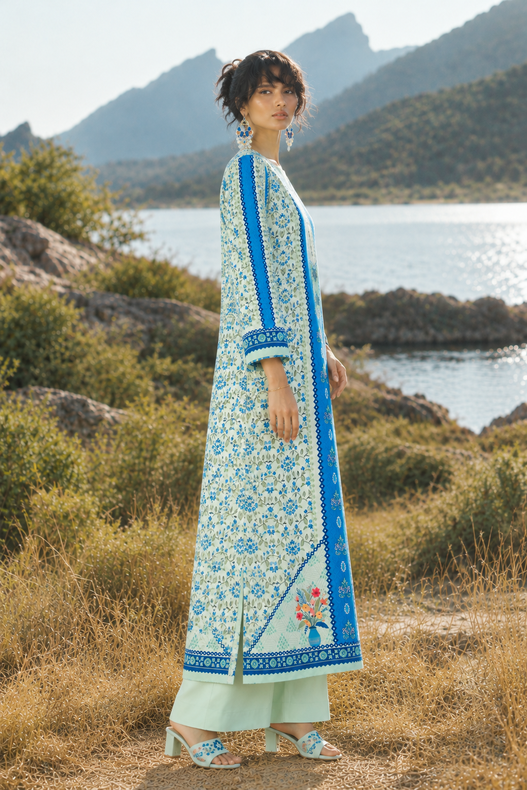 Lakeside Elegance — Mint & Blue